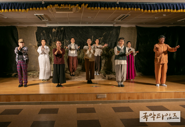 연극공연 ‘인삼 행상을 떠난 우리 엄마’ ‘호평’