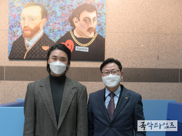 배드보스 팝아트작품 ‘18세기 두화가’ 오산시에 기증