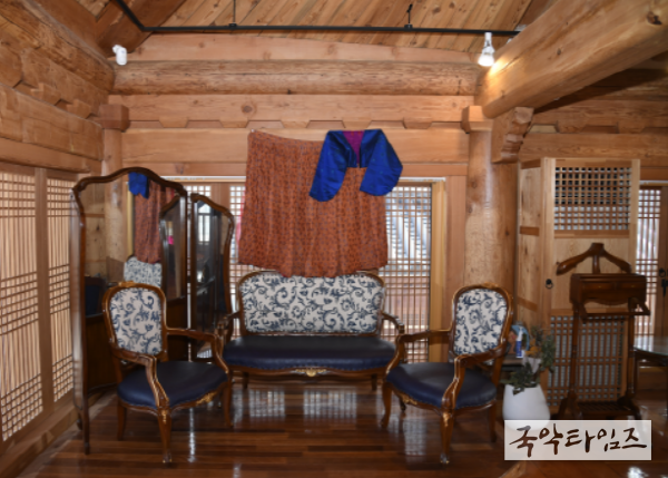 ‘한복테마정원’ 기획 전시