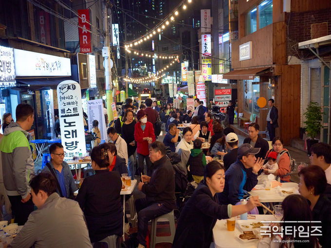 서울시 성동구 왕십리도선동상점가 일대에서 진행된 제 1회 왕도맥주축제