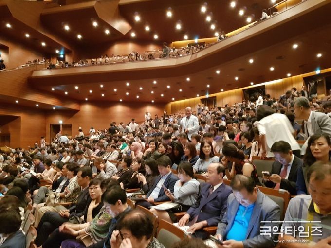 전석 매진을 불러온 한강 칸타타의 열기(예술의전당)