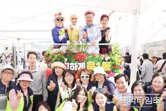 장미축제 주민센터 부스에 함께하는 류경기 중랑구청장