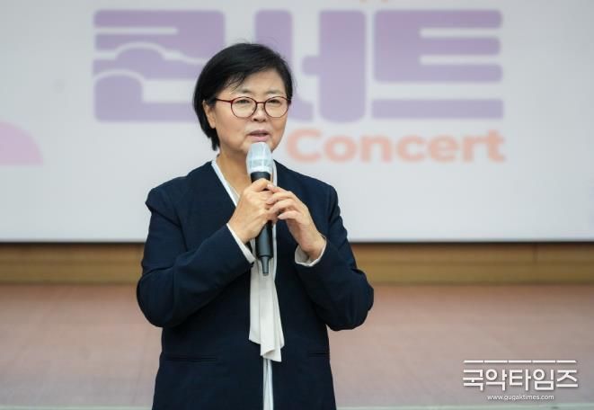 이순희 강북구청장이 지난 25일 강북구청 대강당에서 진행된 청렴콘서트에서 인사말을 하고 있다.