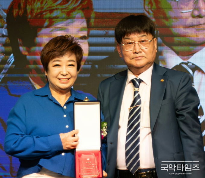 혜은이가요제 취임패 전달식