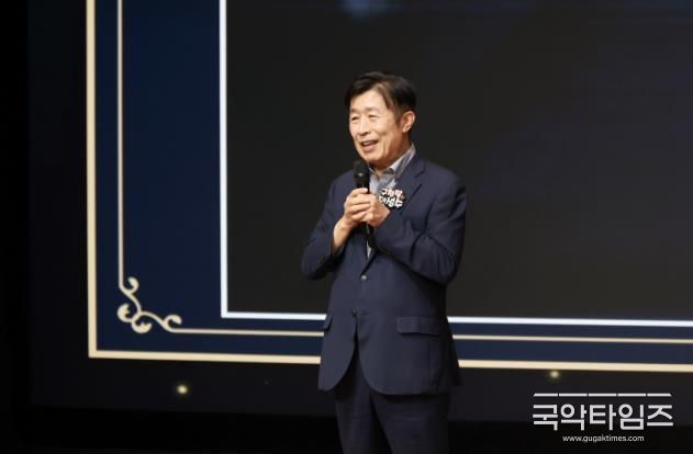 전성수 서초구청장이 3일 서초문화예술회관 아트홀에서 개최된 ‘현실 육아 상담소: 좌절 내구력을 키우는 육아’ 부모교육에서 인사말씀하고 있다.